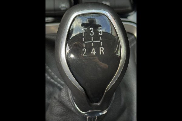 Opel Corsa 1.2 Elegance - Apple CarPlay / Navigatie I Airco I Achteruitrij Camera/PDC I Sport velgen I Dealer onderhouden