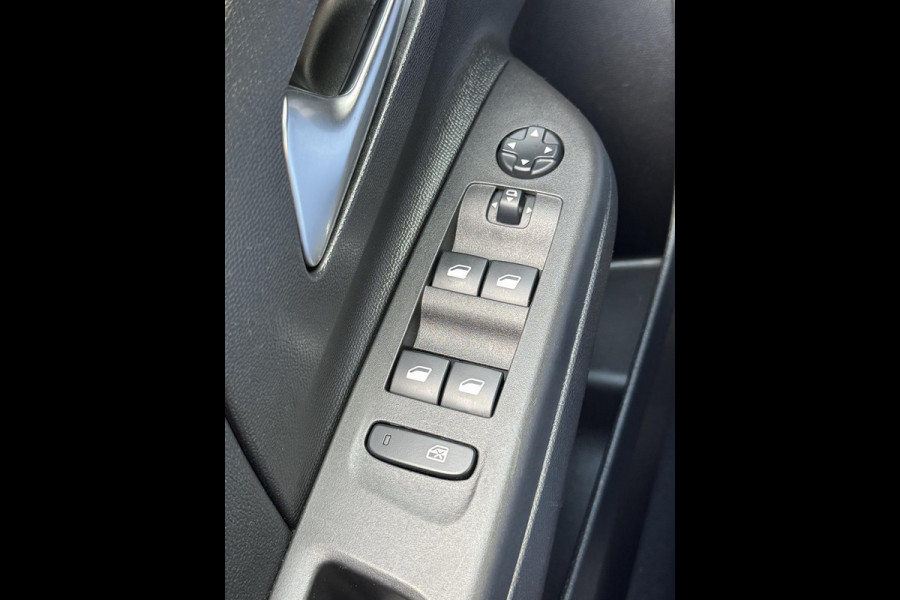 Opel Corsa 1.2 Elegance - Apple CarPlay / Navigatie I Airco I Achteruitrij Camera/PDC I Sport velgen I Dealer onderhouden