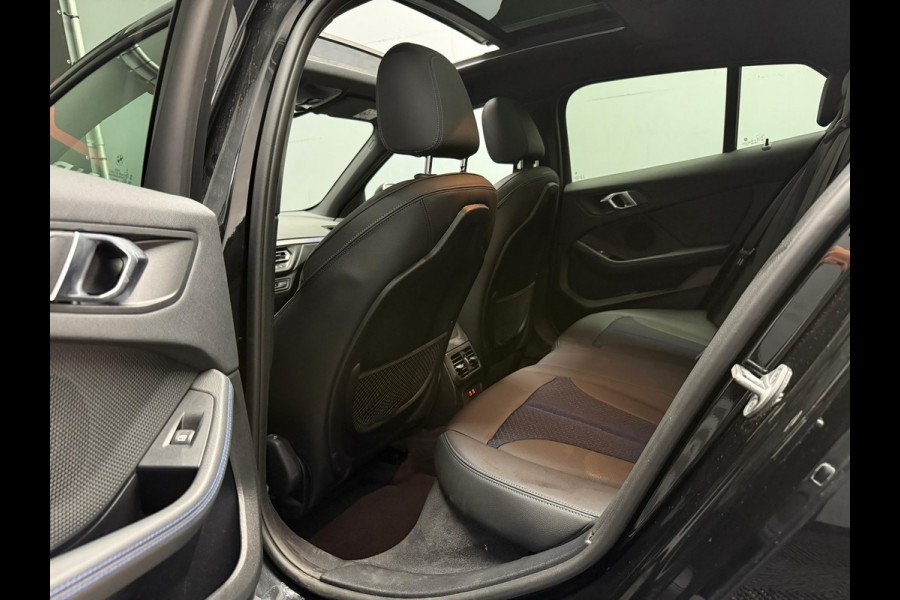 BMW 1-serie 120i M-pakket 2023