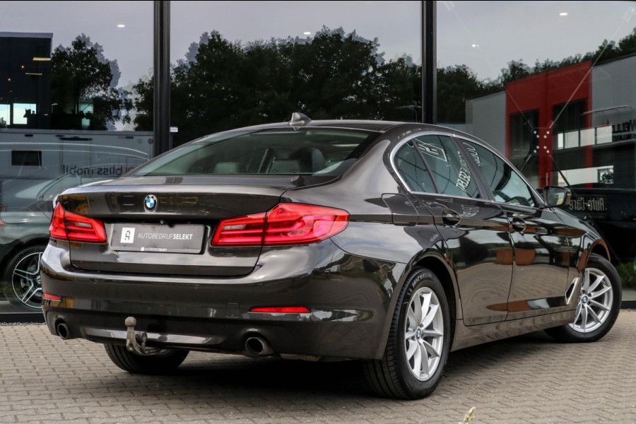 BMW 5 Serie 530i - SCHUIFDAK - TREKHAAK - LED - DEALER ONDERHOUDEN