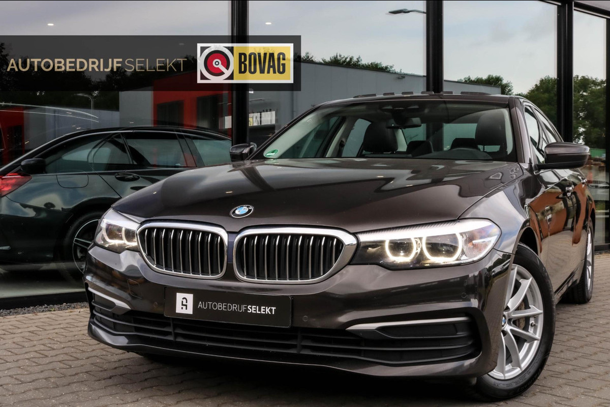 BMW 5 Serie 530i - SCHUIFDAK - TREKHAAK - LED - DEALER ONDERHOUDEN BMW 5 Serie 530i - SCHUIFDAK - TREKHAAK - LED - DEALER ONDERHOUDEN