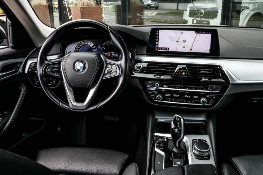 BMW 5 Serie 530i - SCHUIFDAK - TREKHAAK - LED - DEALER ONDERHOUDEN