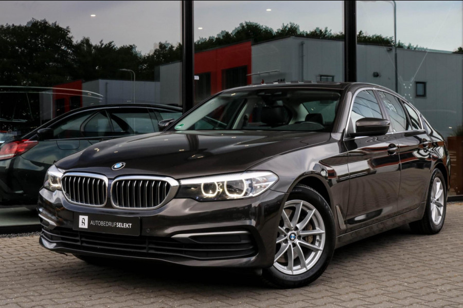 BMW 5 Serie 530i - SCHUIFDAK - TREKHAAK - LED - DEALER ONDERHOUDEN