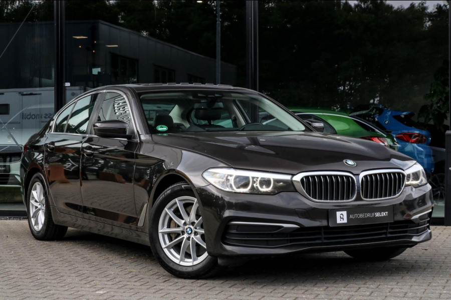 BMW 5 Serie 530i - SCHUIFDAK - TREKHAAK - LED - DEALER ONDERHOUDEN