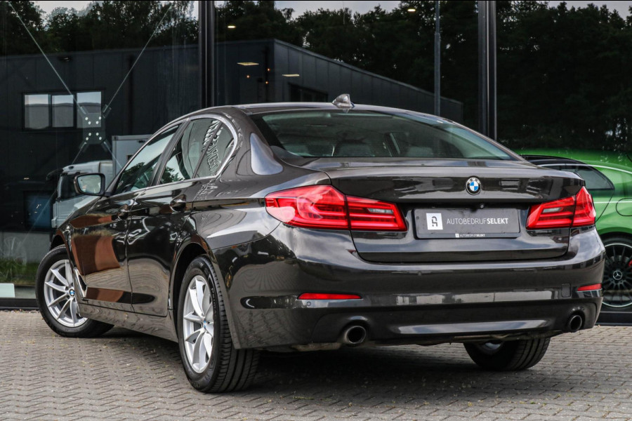 BMW 5 Serie 530i - SCHUIFDAK - TREKHAAK - LED - DEALER ONDERHOUDEN