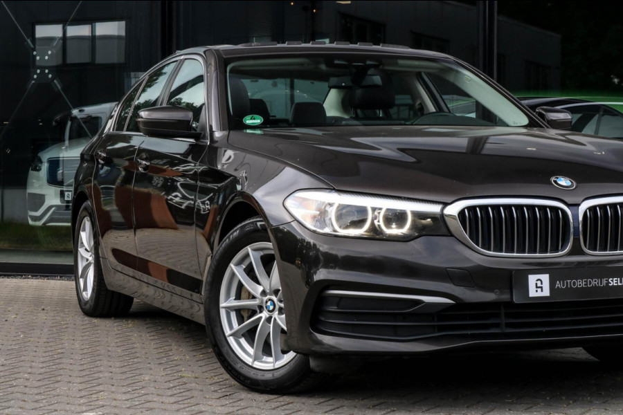 BMW 5 Serie 530i - SCHUIFDAK - TREKHAAK - LED - DEALER ONDERHOUDEN