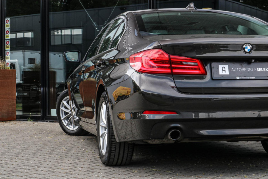 BMW 5 Serie 530i - SCHUIFDAK - TREKHAAK - LED - DEALER ONDERHOUDEN