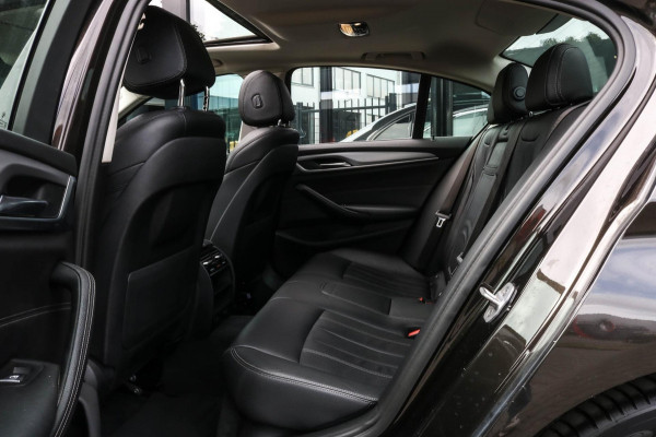 BMW 5 Serie 530i - SCHUIFDAK - TREKHAAK - LED - DEALER ONDERHOUDEN