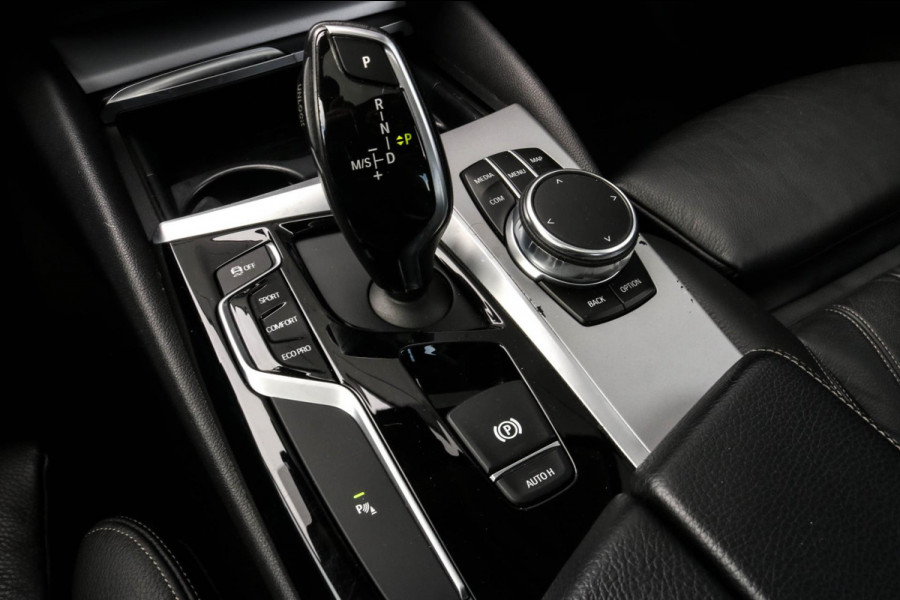 BMW 5 Serie 530i - SCHUIFDAK - TREKHAAK - LED - DEALER ONDERHOUDEN