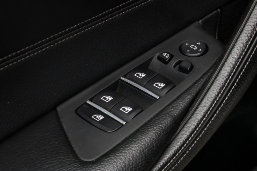 BMW 5 Serie 530i - SCHUIFDAK - TREKHAAK - LED - DEALER ONDERHOUDEN