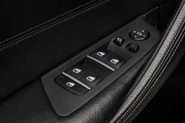 BMW 5 Serie 530i - SCHUIFDAK - TREKHAAK - LED - DEALER ONDERHOUDEN