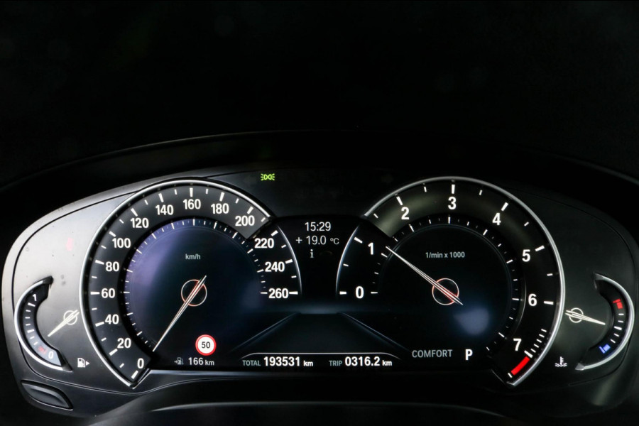 BMW 5 Serie 530i - SCHUIFDAK - TREKHAAK - LED - DEALER ONDERHOUDEN