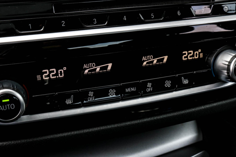 BMW 5 Serie 530i - SCHUIFDAK - TREKHAAK - LED - DEALER ONDERHOUDEN