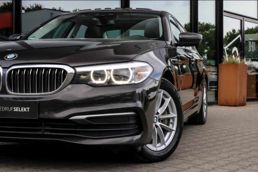 BMW 5 Serie 530i - SCHUIFDAK - TREKHAAK - LED - DEALER ONDERHOUDEN