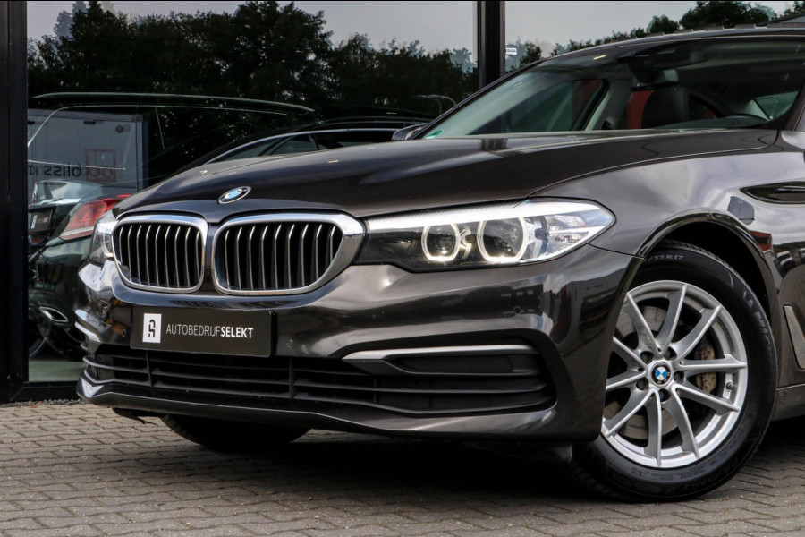 BMW 5 Serie 530i - SCHUIFDAK - TREKHAAK - LED - DEALER ONDERHOUDEN