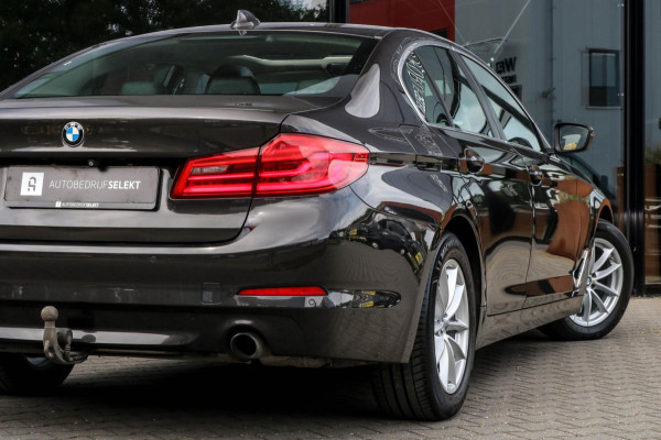 BMW 5 Serie 530i - SCHUIFDAK - TREKHAAK - LED - DEALER ONDERHOUDEN