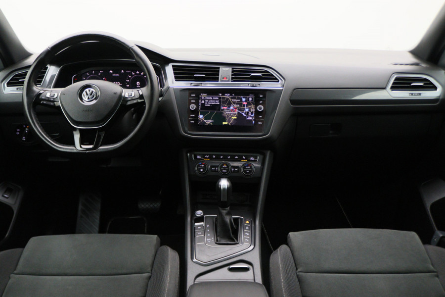 Volkswagen Tiguan Allspace 1.5 TSI DSG Highline Business R Panoramadak, ACC, Camera, Stuur-/Stoelverw., LED, Apple CarPlay