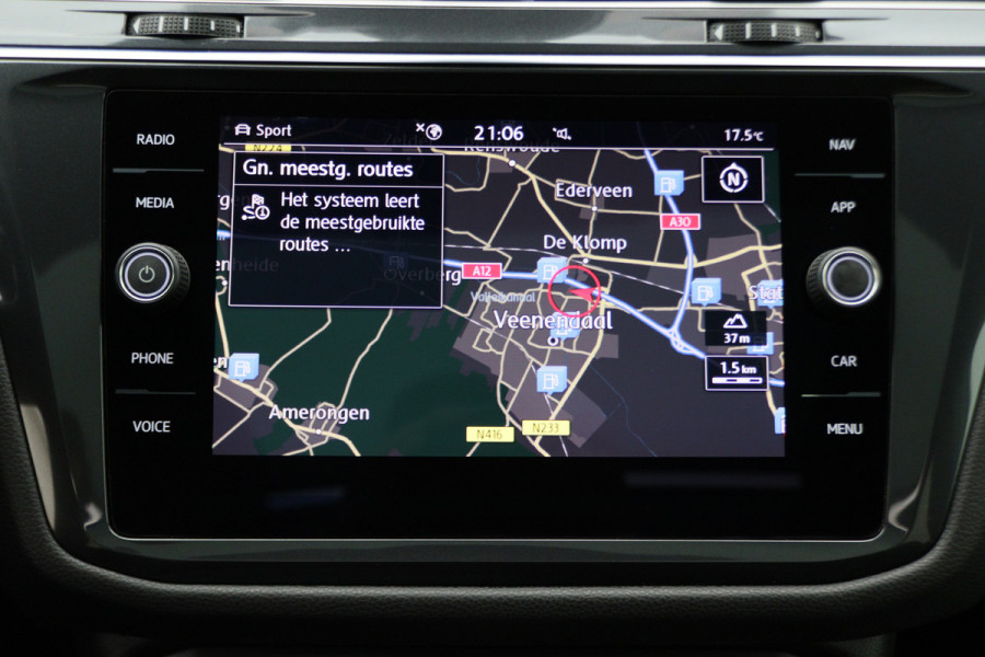 Volkswagen Tiguan Allspace 1.5 TSI DSG Highline Business R Panoramadak, ACC, Camera, Stuur-/Stoelverw., LED, Apple CarPlay