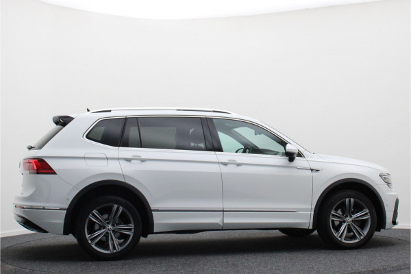 Volkswagen Tiguan Allspace 1.5 TSI DSG Highline Business R Panoramadak, ACC, Camera, Stuur-/Stoelverw., LED, Apple CarPlay