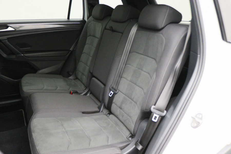 Volkswagen Tiguan Allspace 1.5 TSI DSG Highline Business R Panoramadak, ACC, Camera, Stuur-/Stoelverw., LED, Apple CarPlay