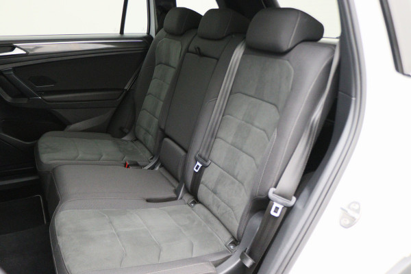 Volkswagen Tiguan Allspace 1.5 TSI DSG Highline Business R Panoramadak, ACC, Camera, Stuur-/Stoelverw., LED, Apple CarPlay
