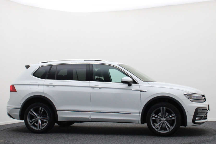 Volkswagen Tiguan Allspace 1.5 TSI DSG Highline Business R Panoramadak, ACC, Camera, Stuur-/Stoelverw., LED, Apple CarPlay