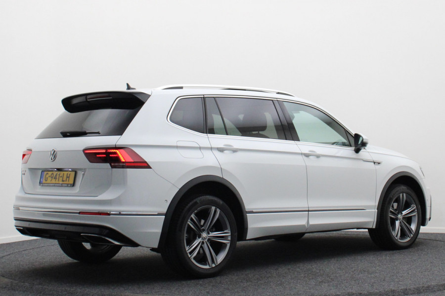Volkswagen Tiguan Allspace 1.5 TSI DSG Highline Business R Panoramadak, ACC, Camera, Stuur-/Stoelverw., LED, Apple CarPlay