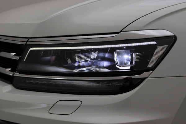 Volkswagen Tiguan Allspace 1.5 TSI DSG Highline Business R Panoramadak, ACC, Camera, Stuur-/Stoelverw., LED, Apple CarPlay