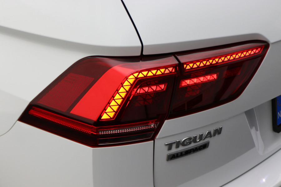 Volkswagen Tiguan Allspace 1.5 TSI DSG Highline Business R Panoramadak, ACC, Camera, Stuur-/Stoelverw., LED, Apple CarPlay