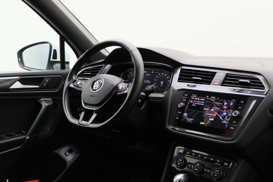 Volkswagen Tiguan Allspace 1.5 TSI DSG Highline Business R Panoramadak, ACC, Camera, Stuur-/Stoelverw., LED, Apple CarPlay
