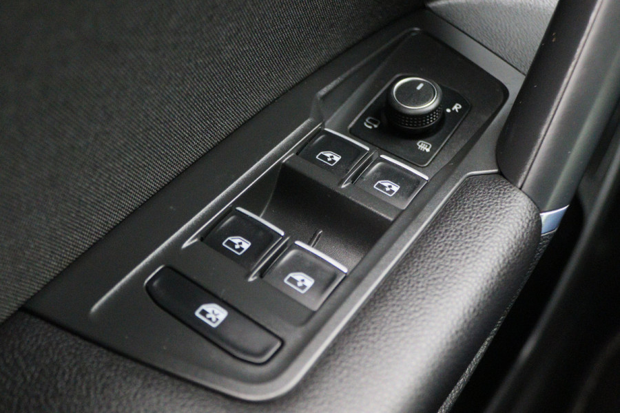 Volkswagen Tiguan Allspace 1.5 TSI DSG Highline Business R Panoramadak, ACC, Camera, Stuur-/Stoelverw., LED, Apple CarPlay