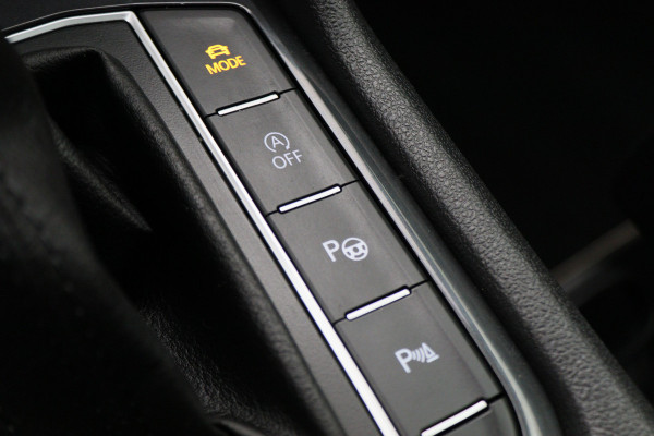 Volkswagen Tiguan Allspace 1.5 TSI DSG Highline Business R Panoramadak, ACC, Camera, Stuur-/Stoelverw., LED, Apple CarPlay