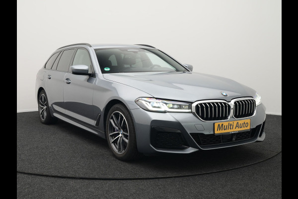 BMW 5 Serie Touring 530e xDrive M-Sport Plug In Hybrid PHEV | Head Up | Laser LED | Trekhaak af Fabriek | Elektrische Lederen Sportstoelen | Sfeerverlichting