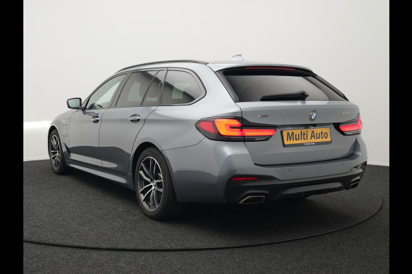 BMW 5 Serie Touring 530e xDrive M-Sport Plug In Hybrid PHEV | Head Up | Laser LED | Trekhaak af Fabriek | Elektrische Lederen Sportstoelen | Sfeerverlichting