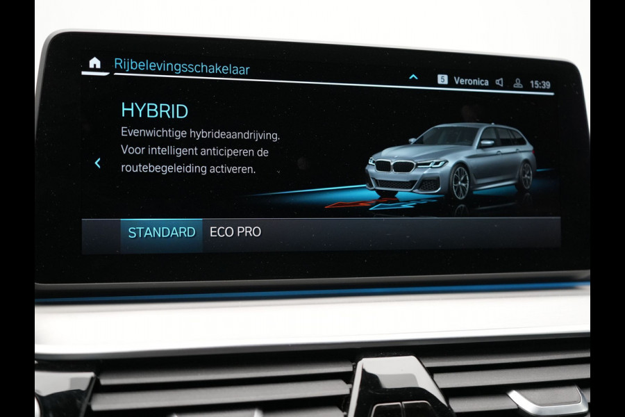 BMW 5 Serie Touring 530e xDrive M-Sport Plug In Hybrid PHEV | Head Up | Laser LED | Trekhaak af Fabriek | Elektrische Lederen Sportstoelen | Sfeerverlichting