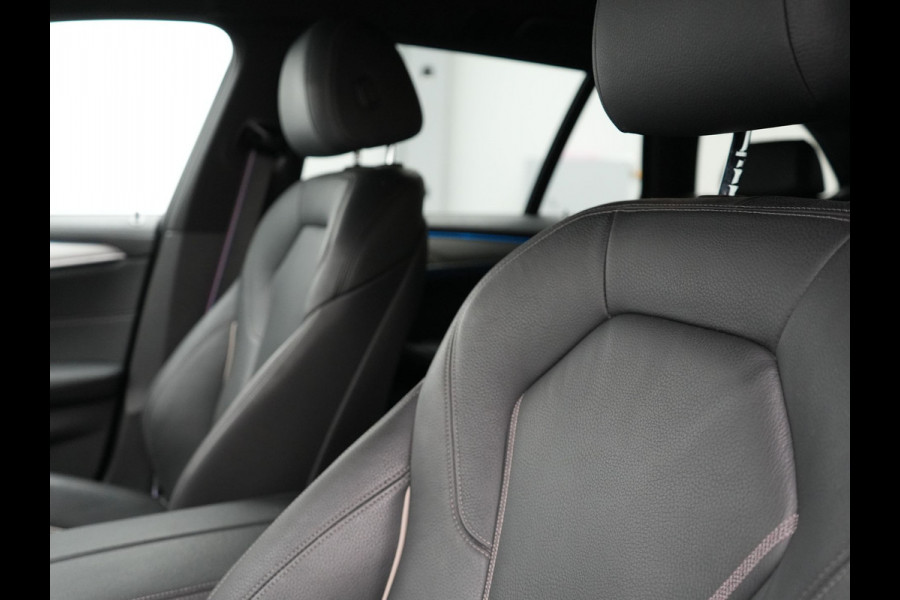 BMW 5 Serie Touring 530e xDrive M-Sport Plug In Hybrid PHEV | Head Up | Laser LED | Trekhaak af Fabriek | Elektrische Lederen Sportstoelen | Sfeerverlichting