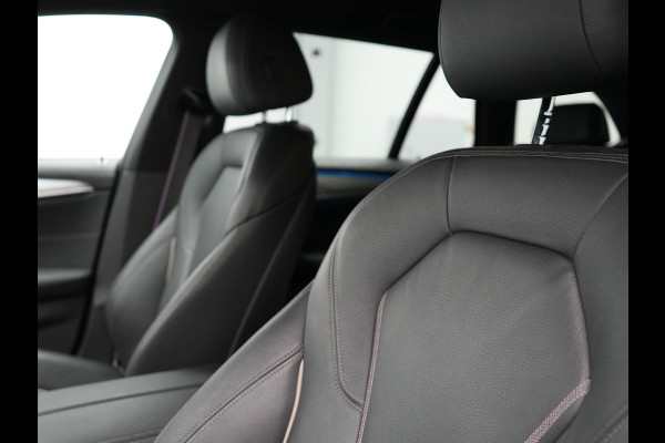 BMW 5 Serie Touring 530e xDrive M-Sport Plug In Hybrid PHEV | Head Up | Laser LED | Trekhaak af Fabriek | Elektrische Lederen Sportstoelen | Sfeerverlichting