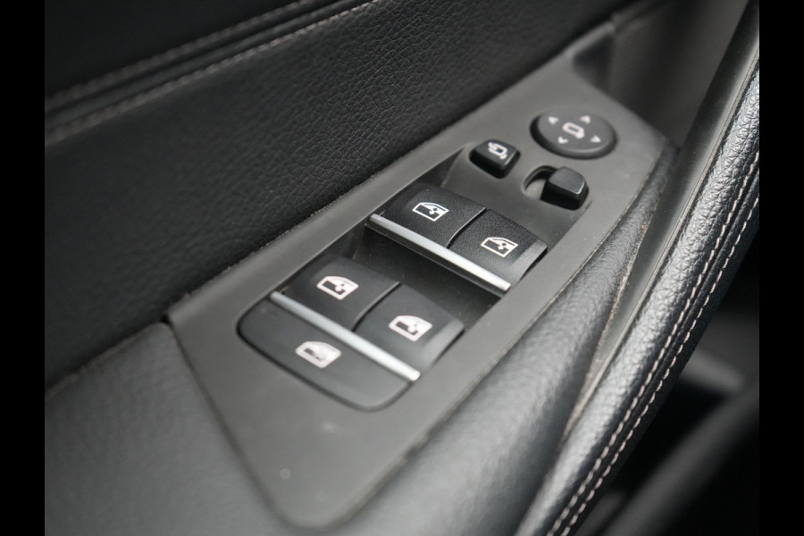 BMW 5 Serie Touring 530e xDrive M-Sport Plug In Hybrid PHEV | Head Up | Laser LED | Trekhaak af Fabriek | Elektrische Lederen Sportstoelen | Sfeerverlichting