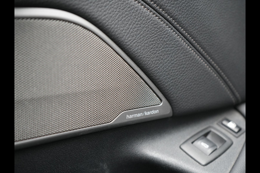 BMW 5 Serie Touring 530e xDrive M-Sport Plug In Hybrid PHEV | Head Up | Laser LED | Trekhaak af Fabriek | Elektrische Lederen Sportstoelen | Sfeerverlichting