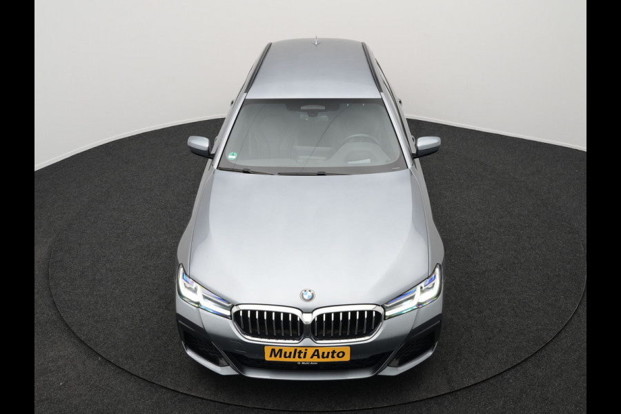 BMW 5 Serie Touring 530e xDrive M-Sport Plug In Hybrid PHEV | Head Up | Laser LED | Trekhaak af Fabriek | Elektrische Lederen Sportstoelen | Sfeerverlichting
