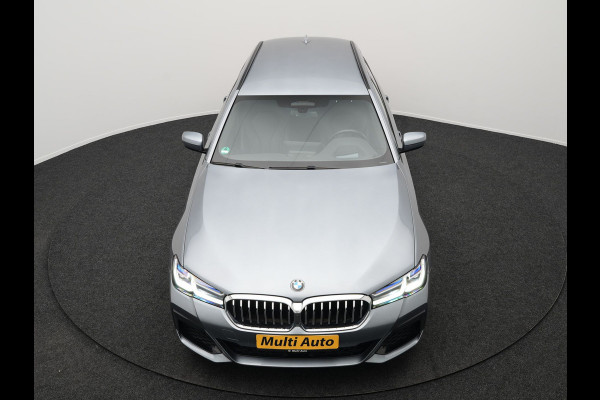 BMW 5 Serie Touring 530e xDrive M-Sport Plug In Hybrid PHEV | Head Up | Laser LED | Trekhaak af Fabriek | Elektrische Lederen Sportstoelen | Sfeerverlichting