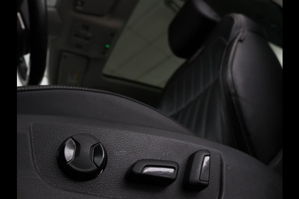 Škoda Superb 1.4 TSI iV Laurin & Klement | Panoramadak | Leder | Adaptive cruise | Canton Sound | Stoelverwarming | Standkachel | Carplay | Camera | Full LED | Memory