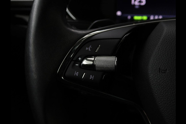 Škoda Superb 1.4 TSI iV Laurin & Klement | Panoramadak | Leder | Adaptive cruise | Canton Sound | Stoelverwarming | Standkachel | Carplay | Camera | Full LED | Memory