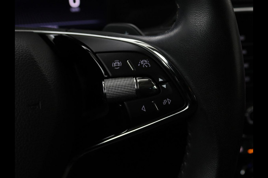 Škoda Superb 1.4 TSI iV Laurin & Klement | Panoramadak | Leder | Adaptive cruise | Canton Sound | Stoelverwarming | Standkachel | Carplay | Camera | Full LED | Memory