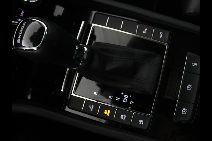 Škoda Superb 1.4 TSI iV Laurin & Klement | Panoramadak | Leder | Adaptive cruise | Canton Sound | Stoelverwarming | Standkachel | Carplay | Camera | Full LED | Memory