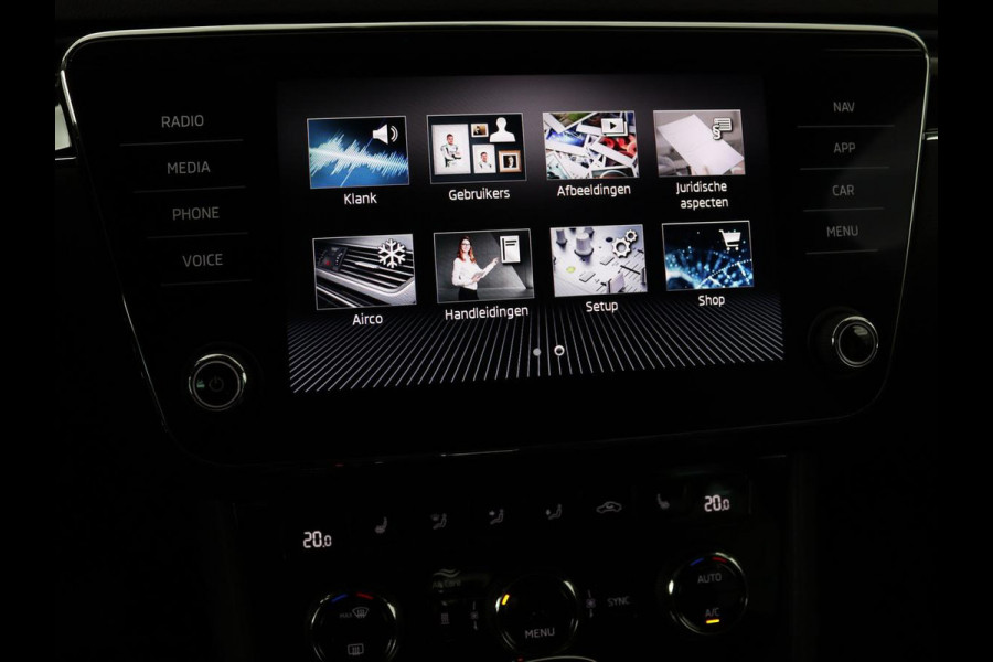 Škoda Superb 1.4 TSI iV Laurin & Klement | Panoramadak | Leder | Adaptive cruise | Canton Sound | Stoelverwarming | Standkachel | Carplay | Camera | Full LED | Memory