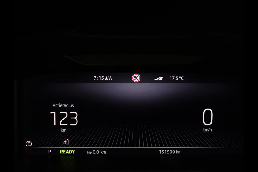 Škoda Superb 1.4 TSI iV Laurin & Klement | Panoramadak | Leder | Adaptive cruise | Canton Sound | Stoelverwarming | Standkachel | Carplay | Camera | Full LED | Memory