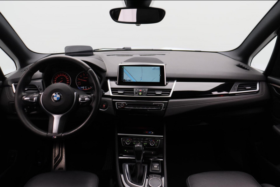 BMW 2 Serie Active Tourer 218i High Executive M-Sport Pano/dak Trekhaak Head/up Origineel NL