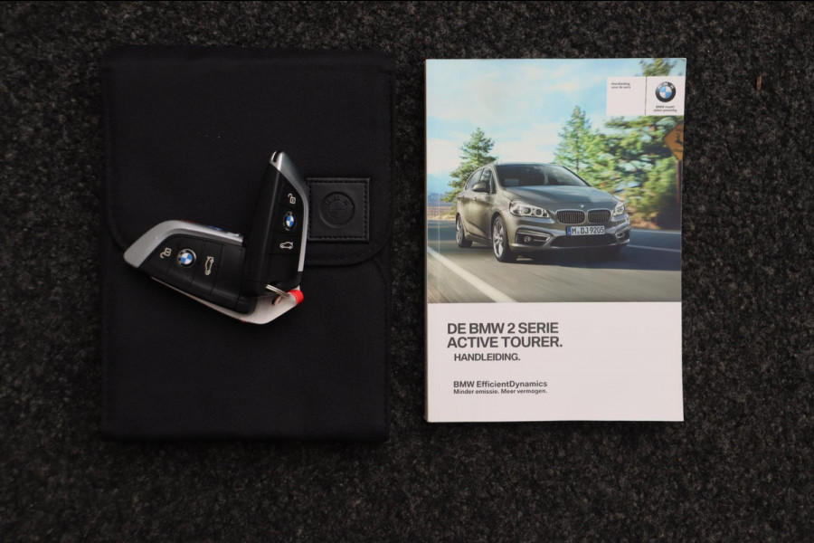 BMW 2 Serie Active Tourer 218i High Executive M-Sport Pano/dak Trekhaak Head/up Origineel NL