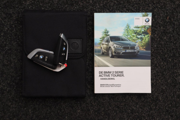 BMW 2 Serie Active Tourer 218i High Executive M-Sport Pano/dak Trekhaak Head/up Origineel NL
